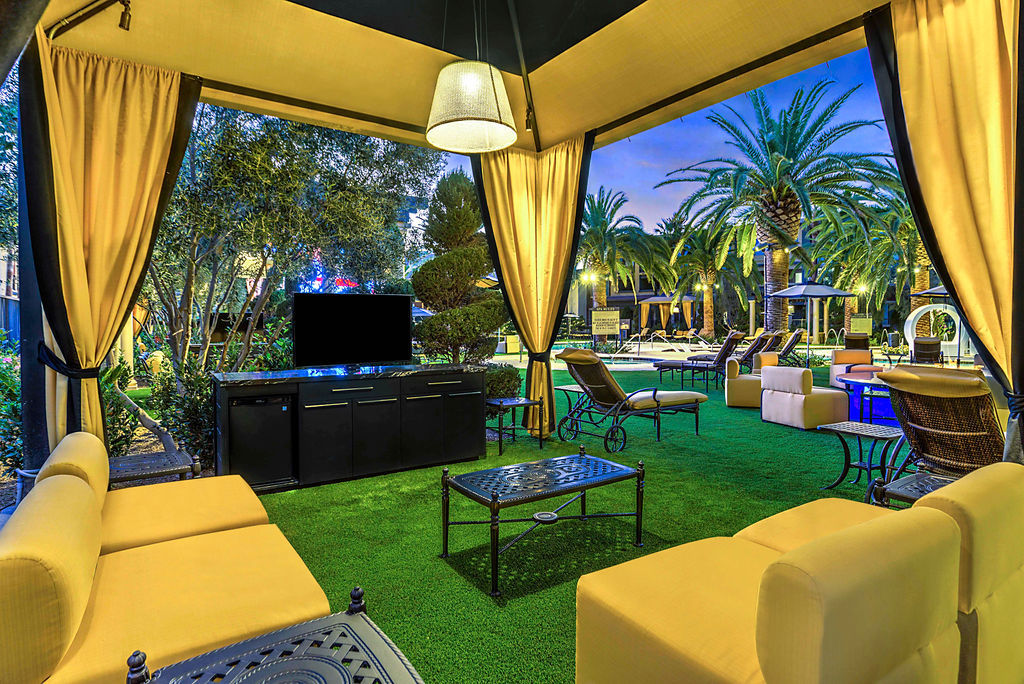 Tuscan Highlands Las Vegas Shulman Properties Las Vegas Luxury Apartments Robert Schulman Winnie Schulman