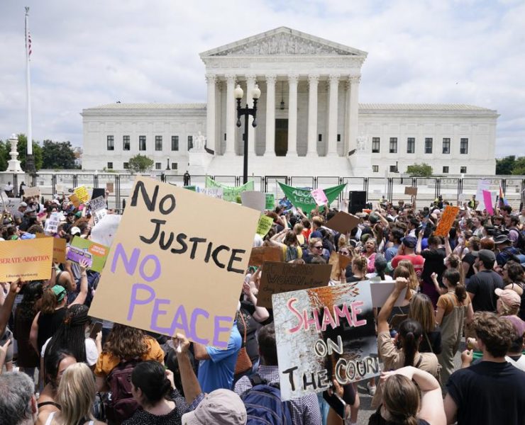 Roe V. Wade, AP News Supreme Court Protest