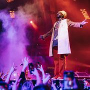 Nightclub, 2 Chainz, Rapper performing